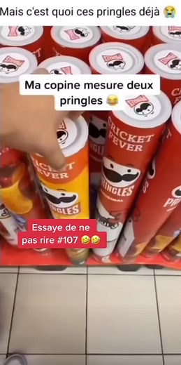 Essaye de ne pas rire avec le meme Pringles !