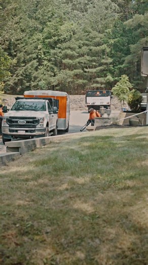 🍃🚜 Precision. Teamwork. Results. From leaf blowers to mowers, every move is intentional — because quality landscaping is built on the details. At Maple Tree Landscape, our crew delivers more than clean cuts — they deliver professional care you can see and feel. 🌿💪 #MapleTreeLandscape #LandscapingInAction #BrollFootage #LeafBlowerCrew #LawnCareProfessionals #HighQualityWork #AttentionToDetail #CleanAndPrecise #OutdoorMaintenance #TeamThatDelivers #yardtransformation #landscapedesign #outdoorl