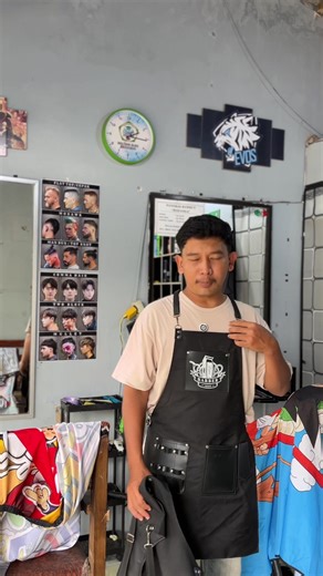 Mastering the Art of Barbering with the Right Apron