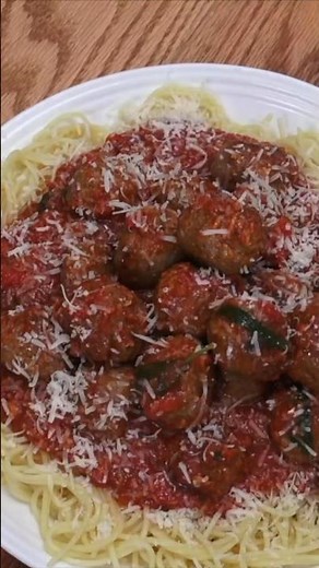 Meatballs | A Dinner Worth Making Classic for a Reason #food #pastatime