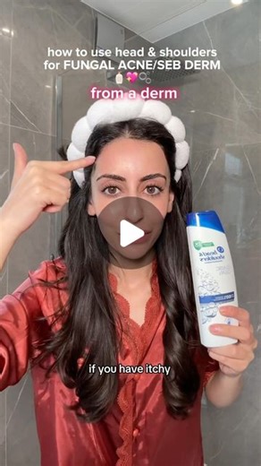 Dr Aamna Adel on Instagram: "how to use head & shoulders as a face wash 🧼 🫧 It can be useful for both fungal acne and seborrheic dermatitis aka flaky red patches around your nose, eyebrows and scalp! It’s not my first choice as it can be a bit irritating but lots of you wanted a tutorial, so here you go! Have you tried it? And how did you find it? Let me know 👇🏽 #dermatologist #skincare #acne #fungalacne #acnetips #dermatitis #dandruff #headandshoulders #skinhacks"