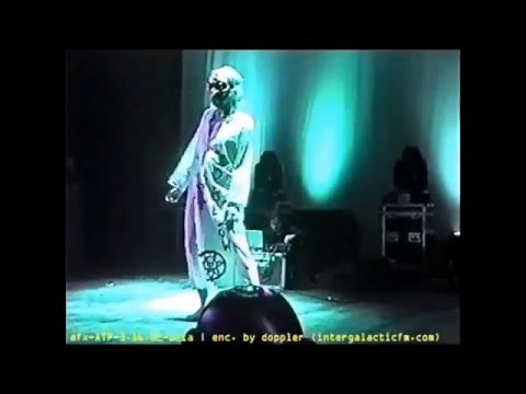 AFX (Aphex Twin) DJing @ ATP, UCLA 3.16.2002