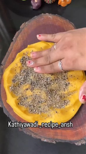 kathiyawadi_recipe_ansh on Instagram: "#homemasterchef fafda gathiya #gujjurocks #kathiyawad #yummyyummy"