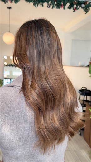 Marina Rendón on Instagram: "Color y aplicación de extensiones #hair#hairdresser#hairstyles#haircolor#hermosillocity"