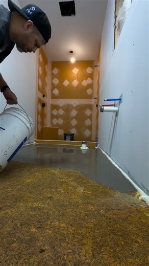 Jose Cabral on Instagram: "Self-leveling the subfloor to ensure a flat surface before installing Ditra."