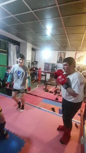 Boxing Training Techniques in a Gym Setting