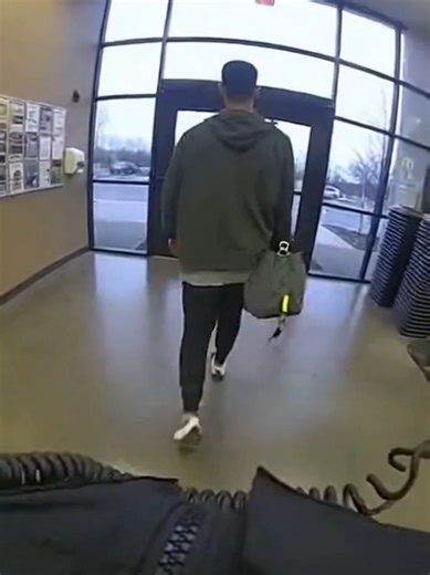 Body Cam Footage: Handling a Warrant Calmly