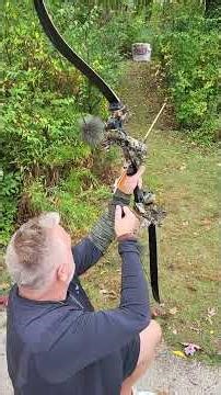 NEWBIE BAREBOW HUNTERS: Deer DON'T stand at IDEAL distances! See STRINGWALKING work for 25m!