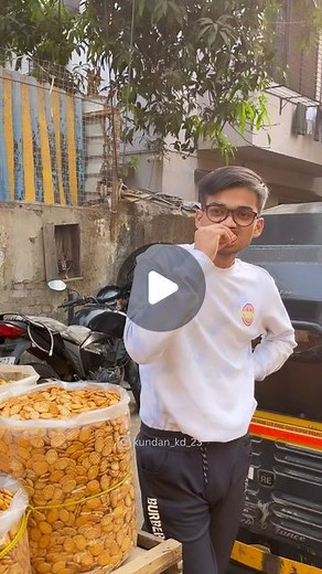 kūndän KD on Instagram: "Hinglish Medium** . . #memes #reelkarofeelkaro #comedy #comedyreels #rjvc #comedyvideos #kundankd #posterboys #explorepage #vines #funnyvideos #treding Ft. @manishvaaa 🎥 @dipesh.ugrejiya"