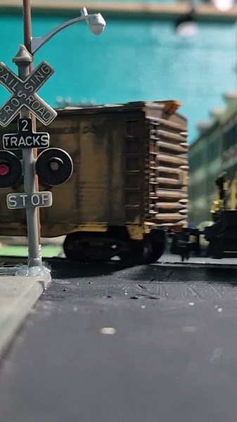 Light power move. Ho scale #railway #train #alco #modeltrains