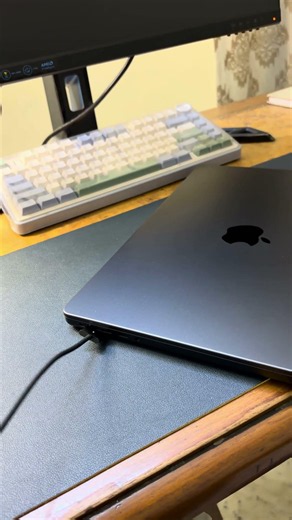 Plugging in m5 pro macbook pro magsafe one handed…