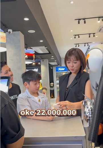 Berbagi Rejeki dengan Ryu Kintaro dan Pacar