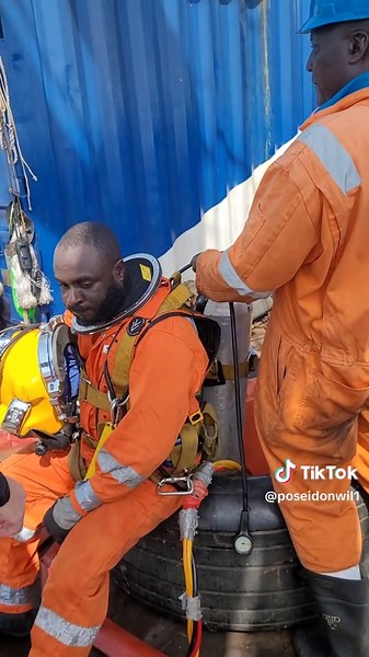 Underwater Engineering: Insights from Commercial Divers