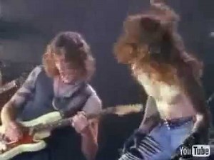 Little Caesar Music Video for Chain of Fools Chords - Chordify