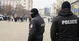 На първо четене: Основната заплата на полицаите става 2269 лв.