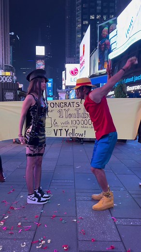 Times Square Handcuff Escape Challenge