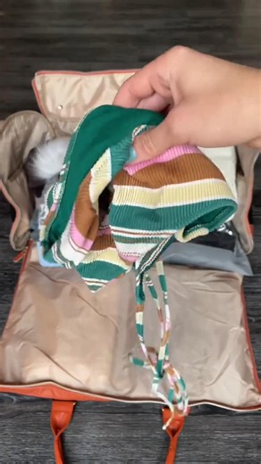 This bag is unbelievable 🥹😍 #travel #adventure #airportstyle #backpack #carryon #duffelbag