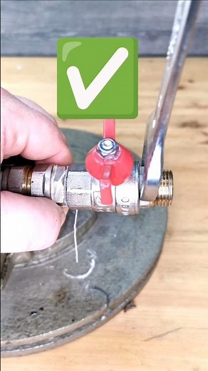 🔥 How to Properly Wrap Plumbing Thread Tape? The Secret to a Secure Connection! 🔥 #sorts