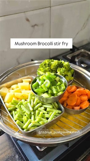 Mushroom Broccoli Stir Fry 🥦 🥥 🍅 #mushroomrecipe #mushroom #cookingvideos #cookingchannel #food