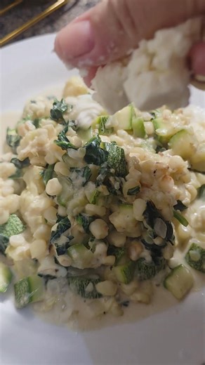 Calabacitas con Crema, espinacas y elote 😋🫰 | En la cocina con Eldita