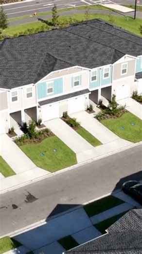 🏡 Join our New Home Consultant, Juan, for a quick tour of our Truman model — a stylish and spacious 3-bedroom, 2.5-bath townhome that’s winning hearts! With only 8 homes left in this community and prices starting in the mid $200s, now’s the time to make your move. ☎️ Schedule your tour today ➡️ http://spr.ly/6185fYx7V or give Juan a call at 904-749-2210! | Lennar Jacksonville
