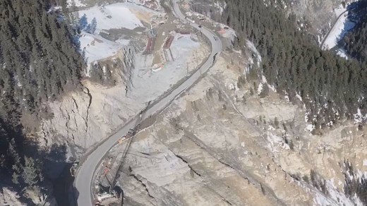 Fall closures scheduled for Kicking Horse Canyon project construction