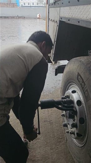 hub bolt puller tool checking 🤷 #shortvideo #automobile #shortsfeed#viral #viralvideo #trendingvideo