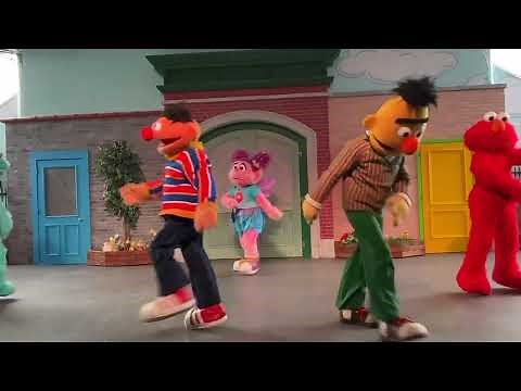 Elmo's Got the Moves (Dubbed with Let's Dance soundtrack)