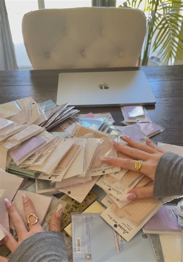 Unpacking these cozy sticky notes! 📝 I have to show you – they’re too cute! 🥰Can’t wait for you to get your hands on them! ✨ #unpacking #restock #notes #newarrivals #stationery