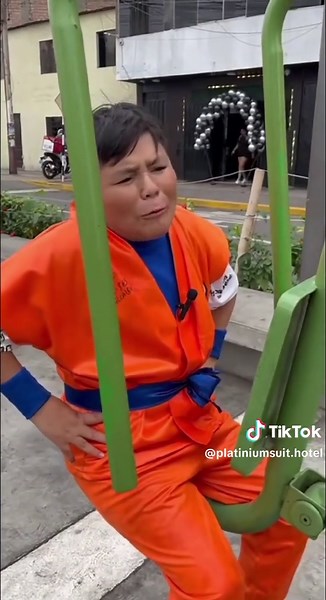 💚HOTEL DFV PREMIUN SUIT ❤️‍🔥HABITACIÓNE MATRIMONIAL (válido de domingo a Jueves) 1h = 30.00 4h = 40.00 6h = 50.00 12h = 70.00 Un día = 80.00 (válido de viernes a sábado y feriados ) 2h = 40.00 3h = 50.00 6h = 60.00 12h = 80. 00 Un día = 90.00 ✅️CONTAMOS TODOS LOS SERVICIOS 🔥 🚗Cochera 🚻Ascensor 🛌 cama king 🛋Sillón Tántrico 📺Tv 50” 🗄Frío bar 🚪Close 💦Agua caliente 🍿Netflix 📡Wifi 🎶Música 🌨Ventilador 💵Visa 💸Yape 🙄PARA MAS IMFORMACION DE NUESTRAS HABITACIÓNES PRECIOS PROMOCIONES Y CO