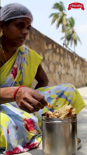 🧅 Crispy, Crunchy & Irresistibly Delicious – SriVaraha Foods Onion Vadam!