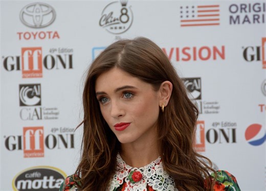 Asa Butterfield and Natalia Dyer to lead new horror movie