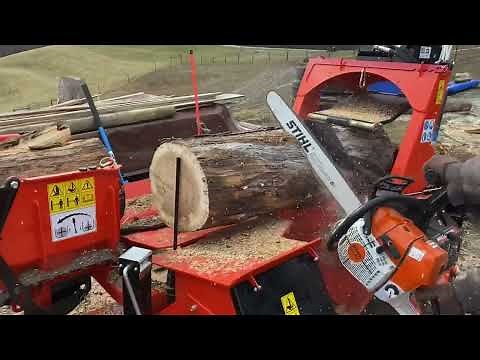 Firewood processor Stihl MS661 chainsaw on the Wallenstein WP845.