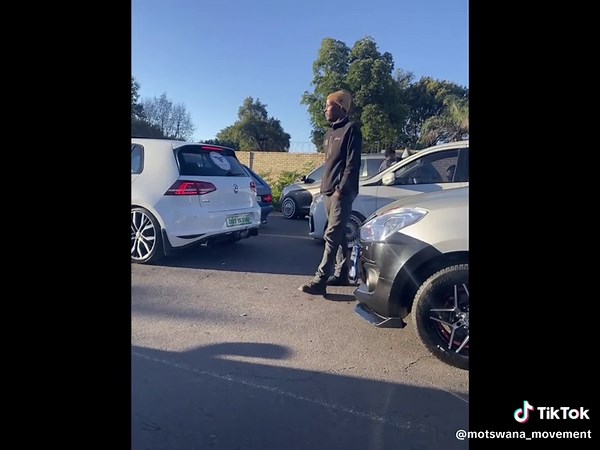 Umdlalo Wase Rusty: Izinto Eziyinhloko Zokudlala