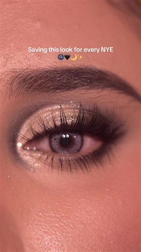 Glitter Eyes for New Year’s Eve Makeup