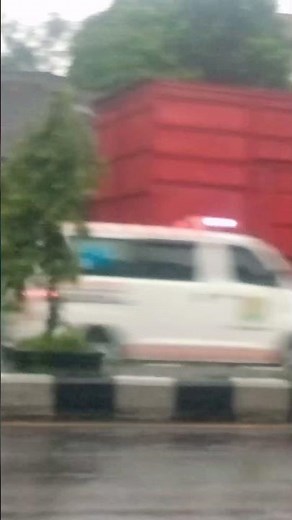 Truk tronton Wingbox Isuzu giga di susul truk gandeng Hino dan tronton Isuzu giga muatan alat berat!