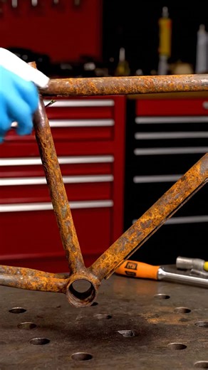 Watch this lime green foam work its magic on a rusty bike frame! 😮 In just 10 seconds, the rust disappears! What color foam did you see? Drop a 🧪 if satisfying! #rustremoval #satisfying #asmr #bikeframe #cleanmetal