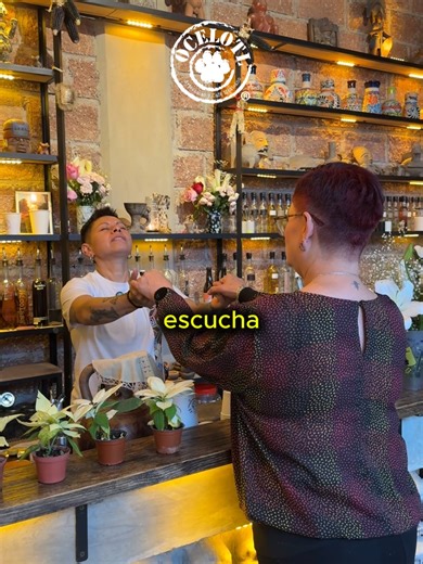 Café Americano: Un Momento Cómico en la Tienda