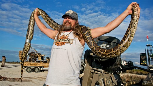 DON'T MISS: Barefoot python hunter gets Discovery Channel show
