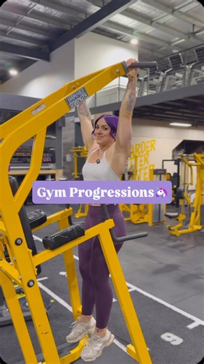 Simple gym progressions to help you build up the the movements that might feel out of reach right now 🤝 🦄 PULL UPS: Lat pulldown, deadhangs, assisted pull ups 🦄 BARBELL SQUATS: Dumbbell goblet squats, box squats 🦄 BARBELL BENCH: Dumbbell chest press, seated chest press Remember: you don’t need to start with the advanced movement. You need to start by building the strength and getting to know the movement PATTERN, so once you do advance, it’s going to feel WAY less daunting 👌 Let me know if 