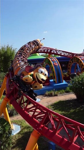 Cutest Roller Coaster? | Slinky Dog Dash at Disney's Hollywood Studios