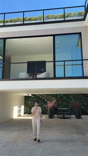 Details below - happy house hunting🏡 @gregory.stearns 📍260 S Canyon View Dr, Brentwood 6 Bd, 12 Ba $17,995,000 📍11982 Brentridge Ln, Brentwood 5 Bd, 6 Ba $7,950,000 📍880 Teakwood Rd, Brentwood 4 Bd, 4 Ba $4,950,000 📍250 S Rockingham Ave, Brentwood 7 Bd, 12 Ba $39,500,000 📍13120 Nimrod Pl, Brentwood 5 Bd, 6 Ba $10,995,000 📍550 Spoleto Dr, Pacific Palisades 6 Bd, 7 Ba $14,500,000 📍525 Spoleto Dr, Pacific Palisades 5 Bd, 7 Ba $22,500,000 📍419 Hillside Ln, Pacific Palisades 3 Bd, 3 Ba $3,50