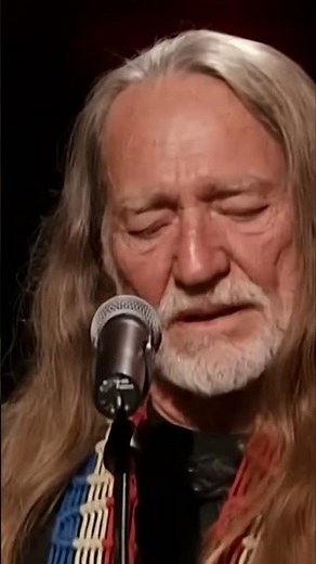 Willie Nelson and Paul Simon with "Homeward Bound"