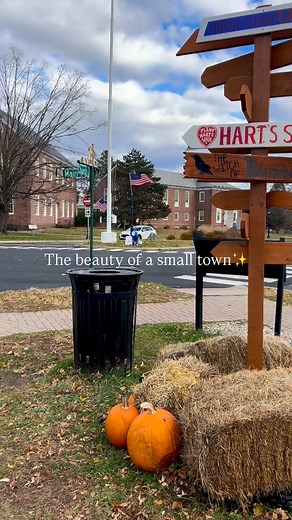 There’s something so beautiful about being the oldest town in Connecticut ✨📜🏡 | Old Wethersfield Shopkeepers