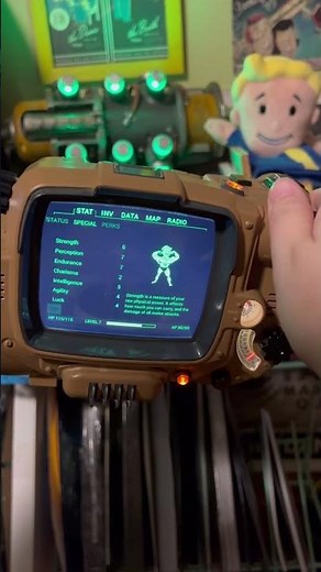 FULLY FUNCTIONAL Deluxe Bluetooth Pip-Boy by ThinkGeek! ☢️
