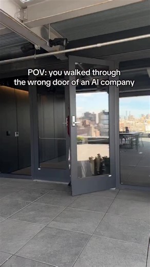 Delia Lazarescu | Follow @tech.unicorn for tech tips & memes 🦄 | Instagram