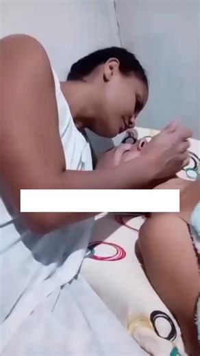 🐮Vaquinhas Ajud.ar on Instagram: "Clique no link da bio para doar Ou pela 🔑 PIX: thamiresvaquinha@ajud.ar . Imagine enfrentar um câncer… e ainda cuidar, sozinha, da sua mãe, que luta contra um câncer ainda mais agressivo? 💔 Essa é a realidade da Thamires, que transformou a própria casa em um quarto de hospital improvisado, vivendo dias e noites ao lado da mãe, dona Teresinha, de 53 anos, em Redenção (PA). Após ser diagnosticada com câncer cerebral, Dona Teresinha perdeu movimentos, autonomia 