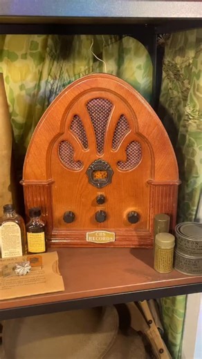 Past Wars Collecting on Instagram: "How to play 1940s music through a modern radio"