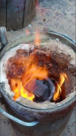 Melting a car battery - Received 10 kg of lead - Casting big lead cube
