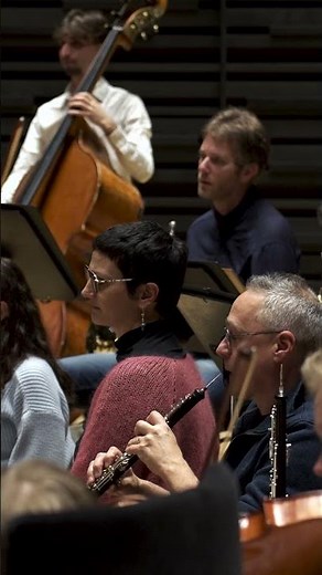 Alexander Melnikov in Schumann’s Piano Concerto Op.54 at the Isar Philharmonie in Munich.